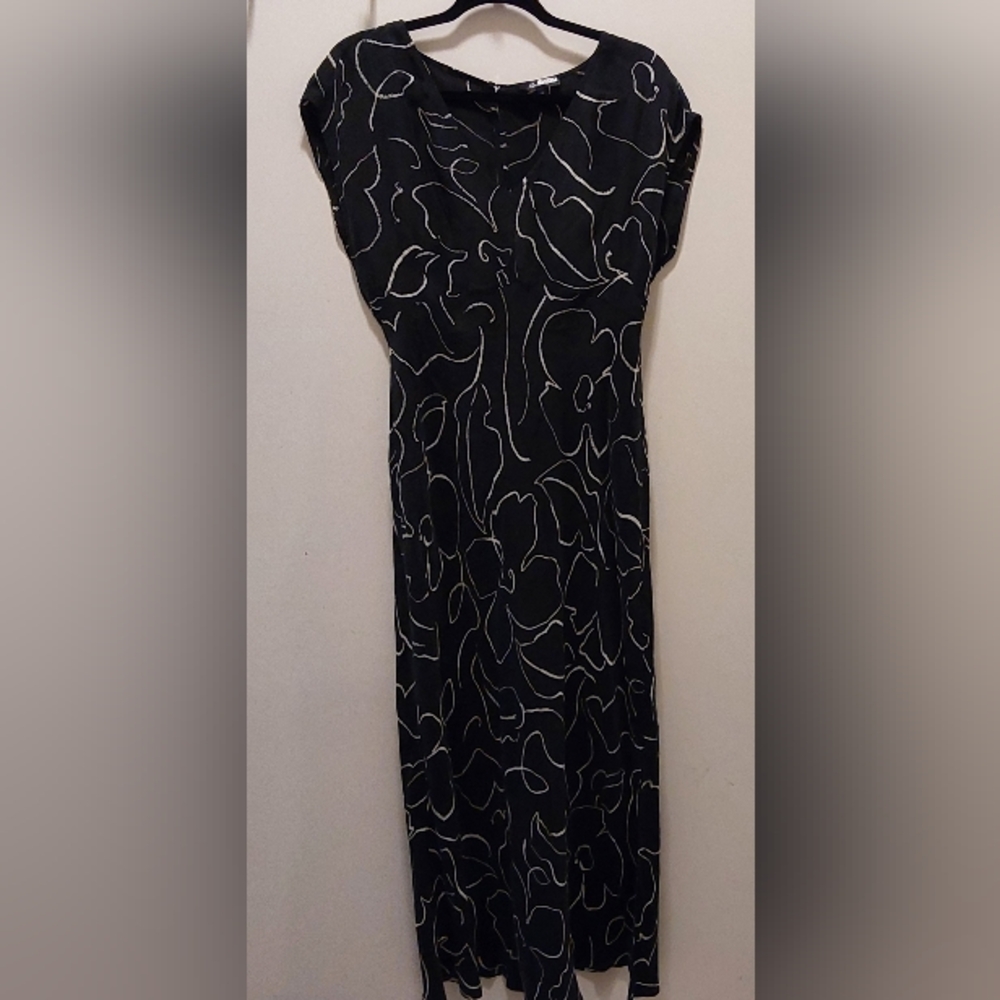 Chic Madewell Black and White Floral Maxi Dress